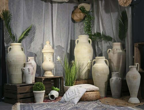 Pots et amphores en terre cuite