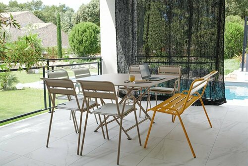 CARGO Table 128 x 128 cm