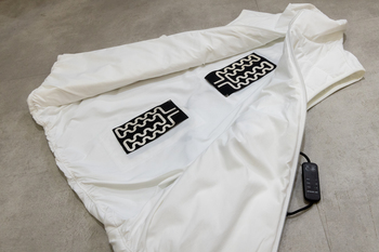 Flexible graphene composite coating for high-performance electrothermal apparel