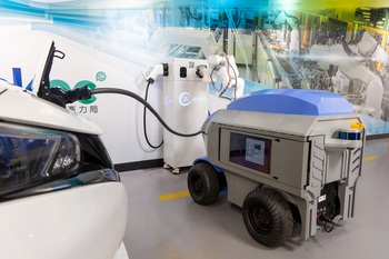 Smart autonomous EV charging robot