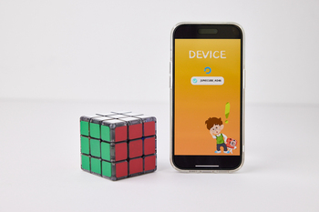 Smart cube and method