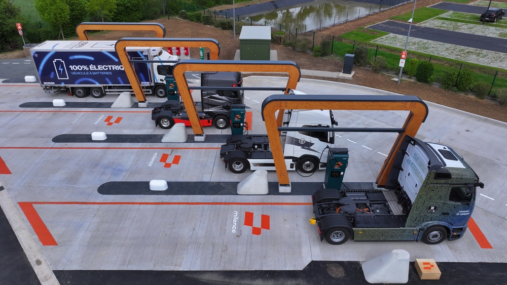 Milence Centres de Recharge pour Poids Lourds Electriques