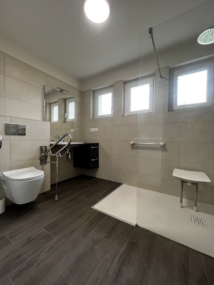 Salle de bains adaptée