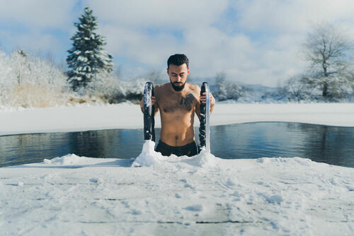 Plongez dans un instant de bien-être avec notre bain de bras énergisant ! 