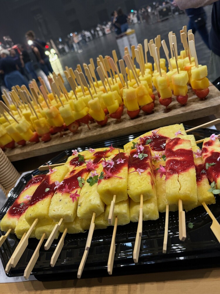 Brochettes 3 fruits : ananas mangue fraise