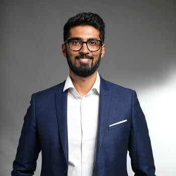 Voltan UTHAYASOORIYAR