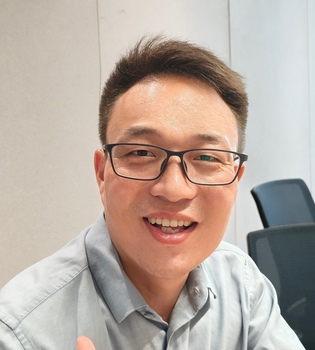 Qiankun DING