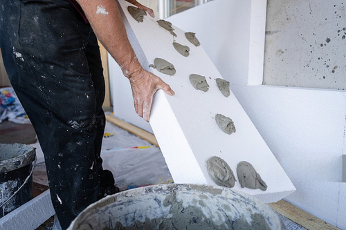 DISPERSIONS ET POUDRES POLYMÈRES POUR LES REVÊTEMENTS ARCHITECTURAUX