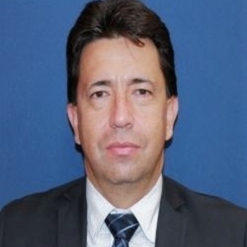 Dr. Carlos Pérez Leguízamo