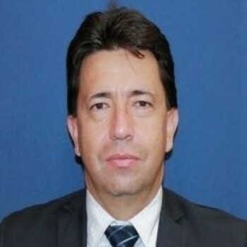 Dr. Carlos Pérez Leguízamo