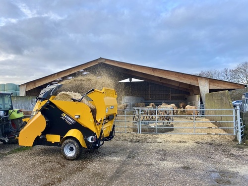Pailleuse distributrice trainée Vortex
