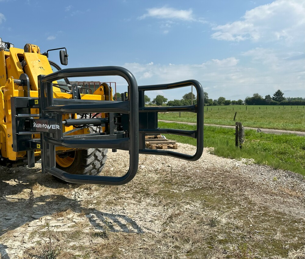 PINCE BALLE – AGRI-POWER : Pour la manutention sécurisée de balles !