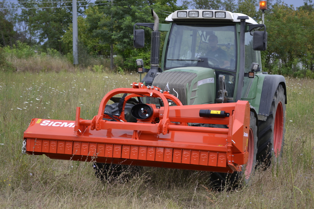 LE NOUVELLE BROYEUSE RÉVERSIBLE TF-XL, PRÉCISE ET POLYVALENTE