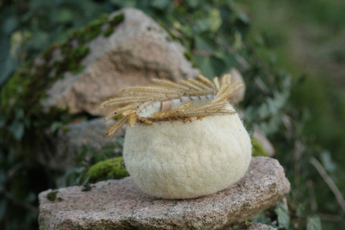 Petit pot rond et graminées