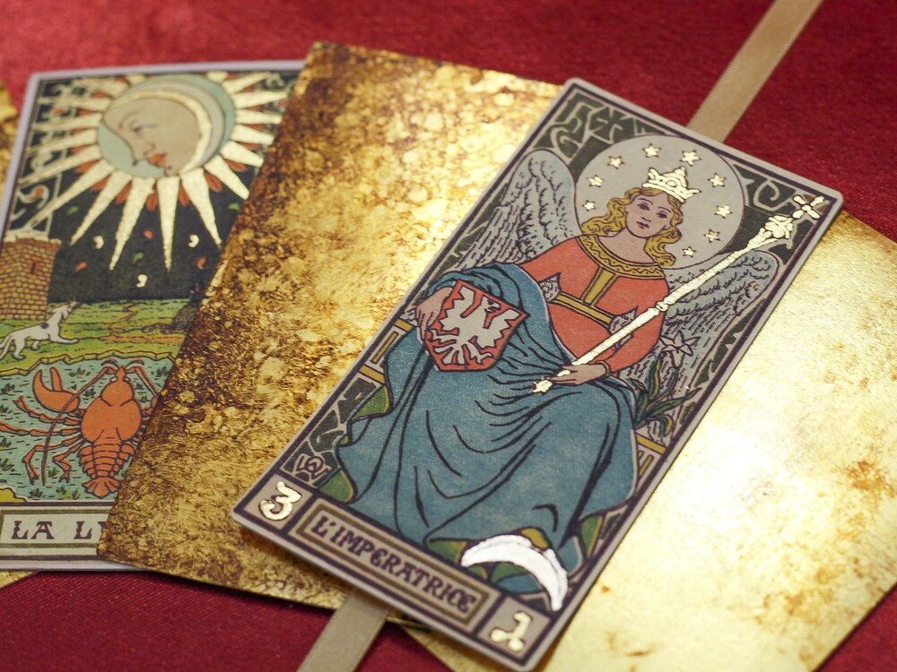 Tarot de 22 cartes artisanales enluminées
