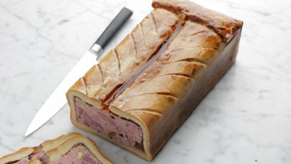 309371 Pâté en croûte charcutier à l'oie en chausson 1,8 kg env. La Grande Charcuterie
