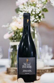 PETIT PIERRE Signature