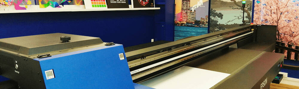 SIGNALÉTIQUE : toute la qualité EPSON dans la table-à-plat V7000