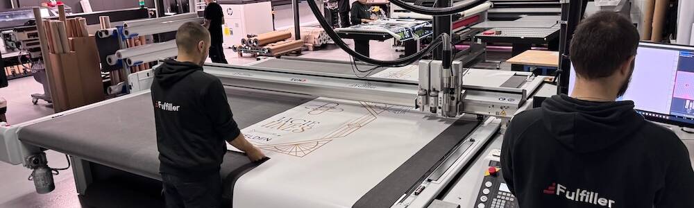 Fulfiller monte en puissance grâce à une table de découpe Zünd G3