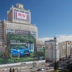 La lona más grande del mundo instalada por Ford en Madrid, certificada por Guinness World Records