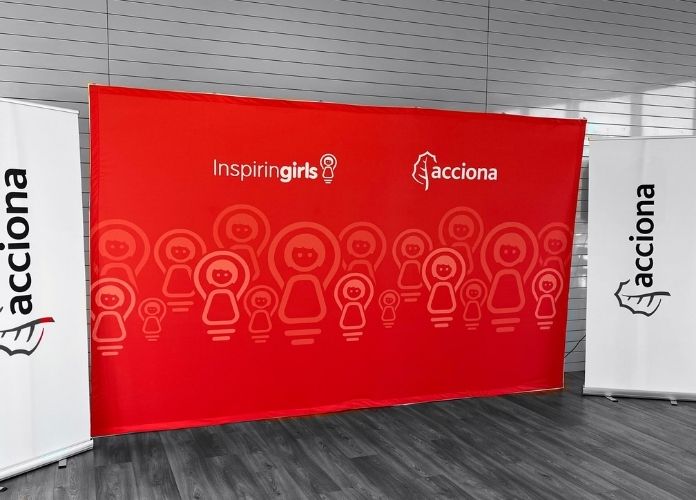 Soportes Publicitarios Textiles para Eventos: Pop Banners, Photocalls y Backwalls