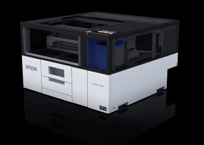 Epson presenta su primera impresora plana UV de pequeño formato para el sector de artículos promocionales