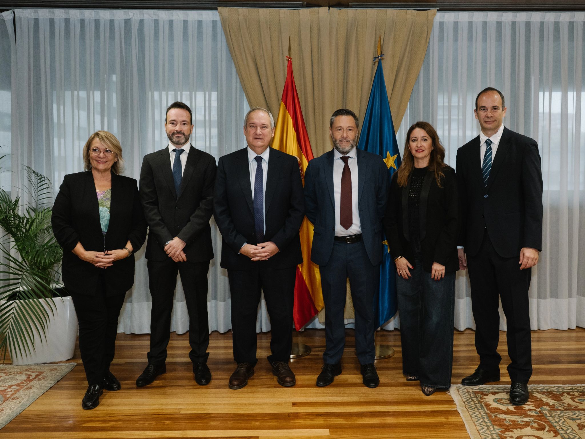 Neobis y el Ministerio de Industria y Turismo analizan los retos de futuro de la Comunicación Gráfica