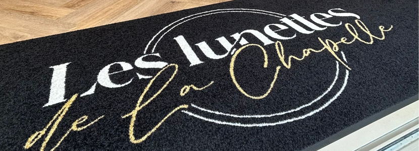 Faites forte impression dès le seuil : le pouvoir d’un tapis  personnalisé 