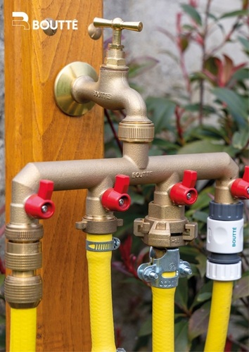 Surface watering fittings