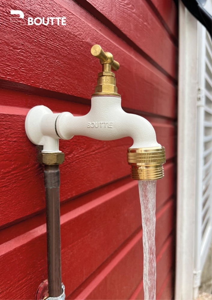 Faucets & wall brackets