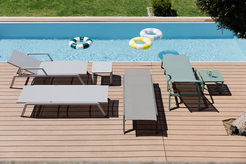 LATITUDE Bains de soleil – Designés par Frédéric Sofia