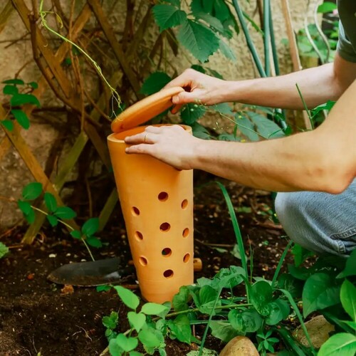 In-ground composting column Ceercle
