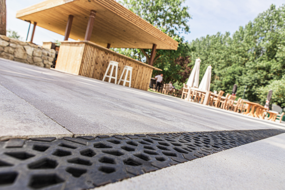 Caniveau ACO Self avec grille Design Voronoi