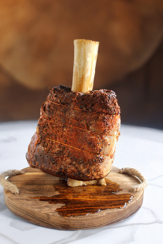 MARTEAU DE THOR DE BOEUF CUIT AUX EPICES RUBE FUMEES 2.2 kilos env., sous vide