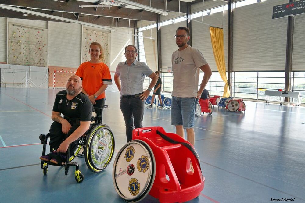 Sensibilisation Handicap au Collège Lou Vignares (84) Vedène   journée TIMEO CMT Club  Hand-Ball Fauteuil Mazan