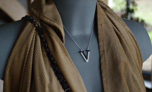 Pendentif bicolore