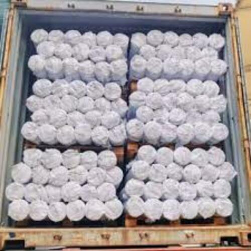 Gran stock de tejidos para poder atender las necesidades de los grandes fabricantes.