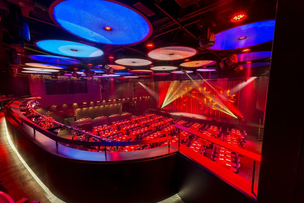 Vos têtes, notre mise en scène ! 