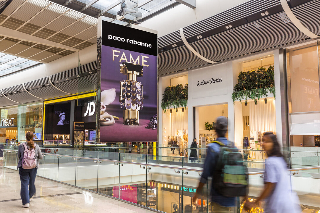 Retail Média : JCDecaux va déployer ses écrans chez Carrefour 