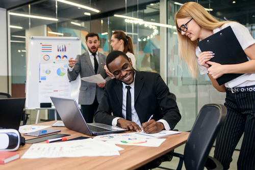 BACHELOR CHARGÉ D'AFFAIRES MARKETING, COMMUNICATION ET COMMERCIALES