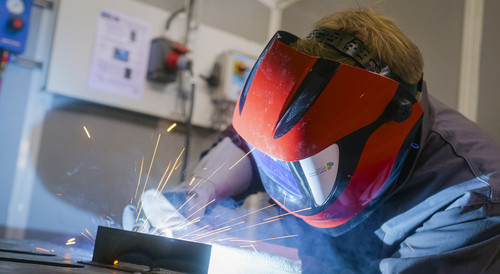 Témoignage d'apprenti - Enzo, chaudronnier d'atelier