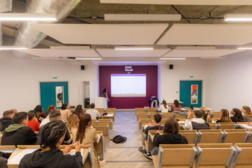 Bachelor en 1 an - Office Manager