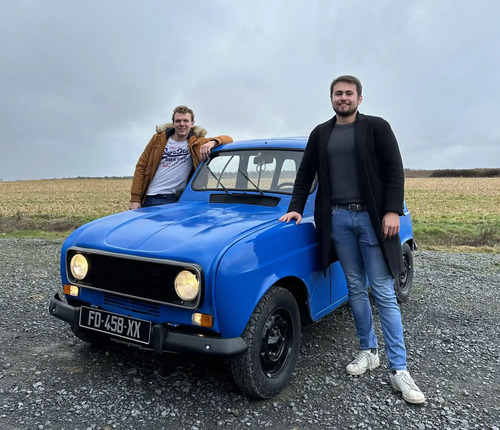 Deux étudiants CESI Lille sur la ligne de départ du 4L Trophy 2024