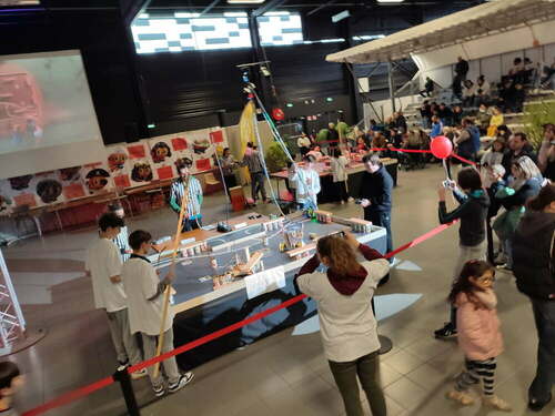 L'atelier Scientifique et Technique robotique en finale régionale à la Roche sur yon