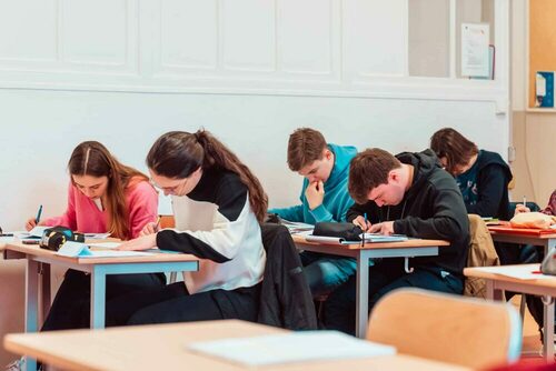 Préparations aux concours des écoles de commerce post-bac (Concours Accès et Sésame)