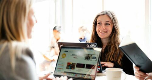 Tout le monde fait de la com' ? Découvre l’école ISCPA 🚀