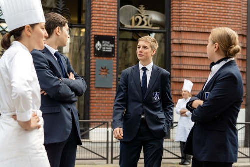 Présentation de MÉDÉRIC, L'école hôtelière de Paris 