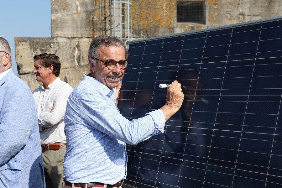 A Bordeaux, le maire déroule son plan solaire et embarque un collectif