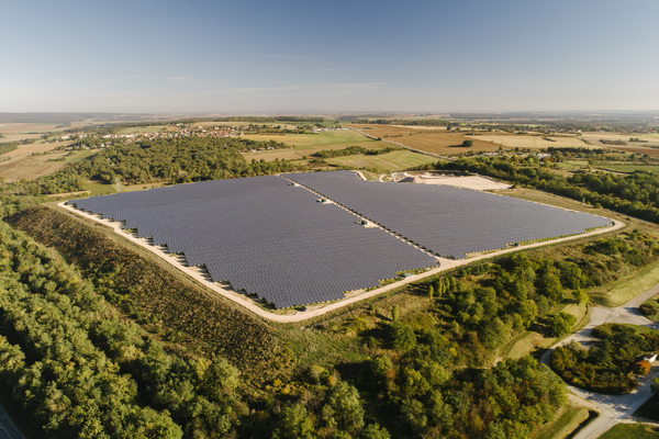 Découvrez la production d'énergie renouvelable d'une centrale solaire en plein cœur d'une Métropole