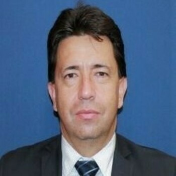 Dr. Carlos Pérez Leguízamo